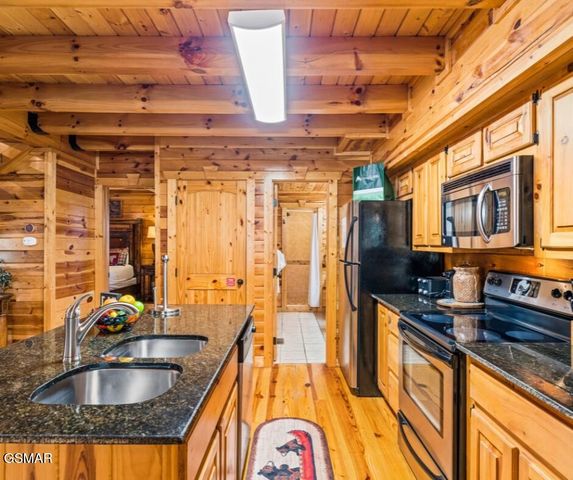 229 Forrest Loop Way, Gatlinburg, TN 37738