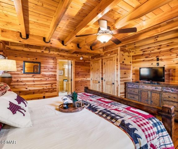 229 Forrest Loop Way, Gatlinburg, TN 37738