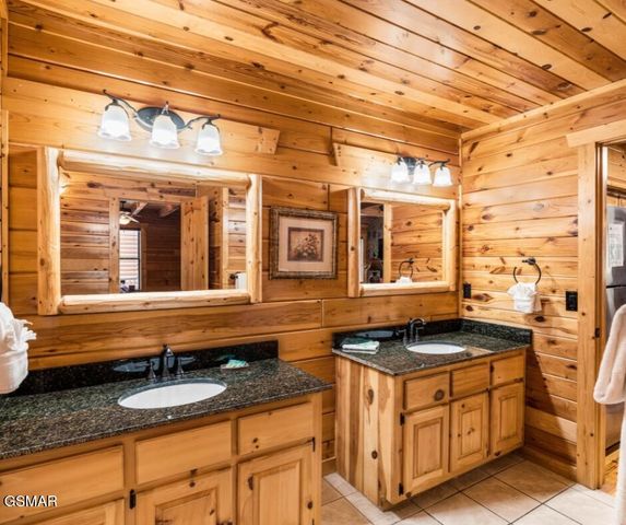 229 Forrest Loop Way, Gatlinburg, TN 37738