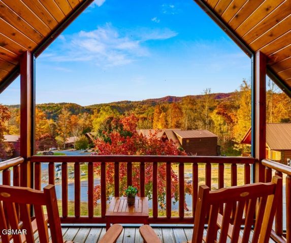 229 Forrest Loop Way, Gatlinburg, TN 37738