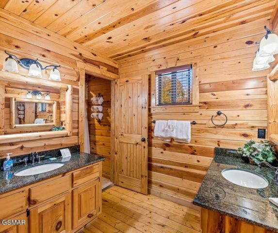 229 Forrest Loop Way, Gatlinburg, TN 37738