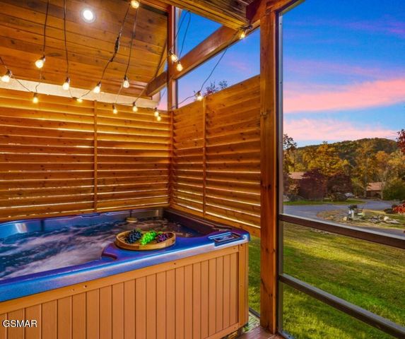 229 Forrest Loop Way, Gatlinburg, TN 37738