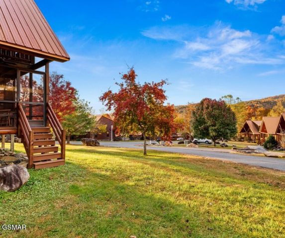 229 Forrest Loop Way, Gatlinburg, TN 37738