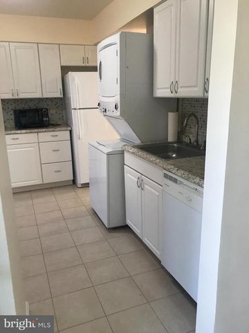 8053 COMMUNITY DR, Manassas, VA 20109