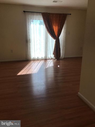 8053 COMMUNITY DR, Manassas, VA 20109