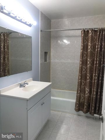 8053 COMMUNITY DR, Manassas, VA 20109