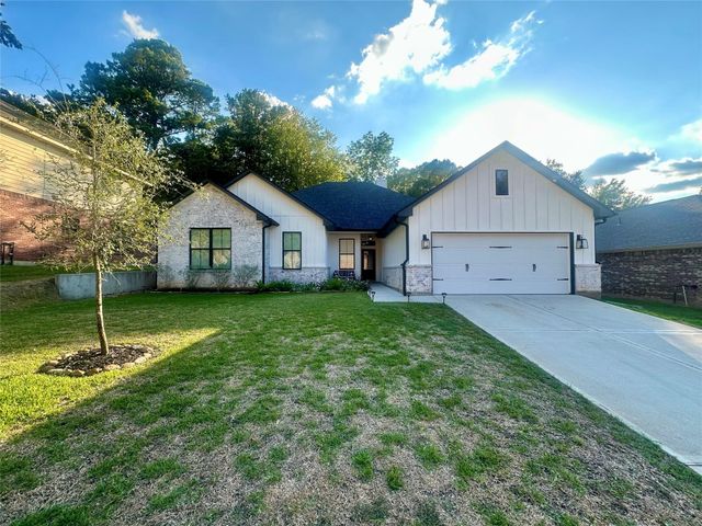 13637 Hidden Valley Drive, Montgomery, TX 77356