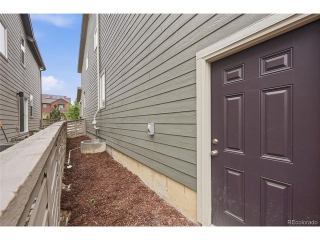 9912 Monte Vista Ave, Littleton, CO 80125