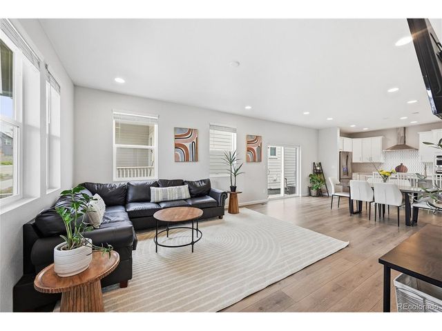 9912 Monte Vista Ave, Littleton, CO 80125