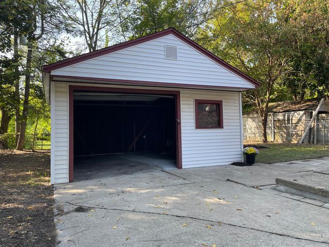 9221 Grandville Avenue, Detroit City, MI 48228