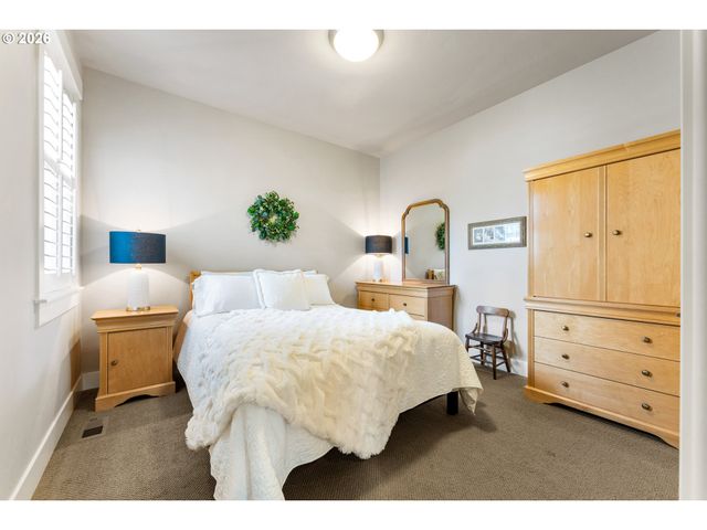 7553 Sw HONOR Loop, Wilsonville, OR 97070