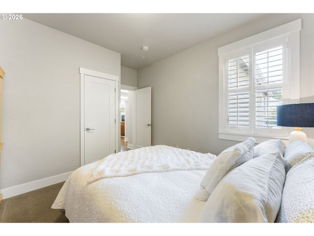 7553 Sw HONOR Loop, Wilsonville, OR 97070