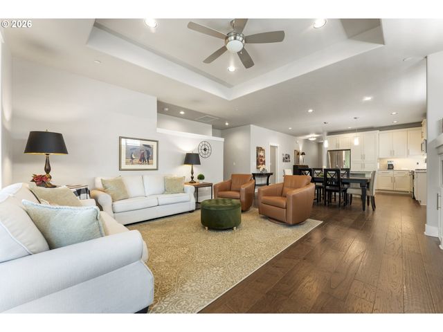 7553 Sw HONOR Loop, Wilsonville, OR 97070
