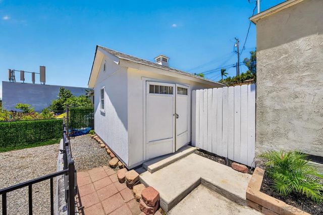 7282 University Avenue, La Mesa, CA 91942