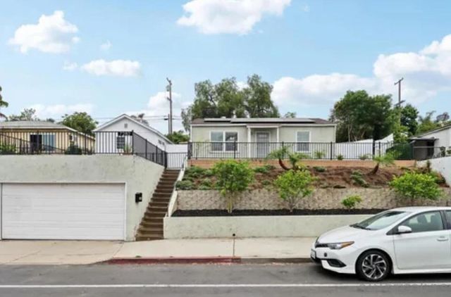 7282 University Avenue, La Mesa, CA 91942