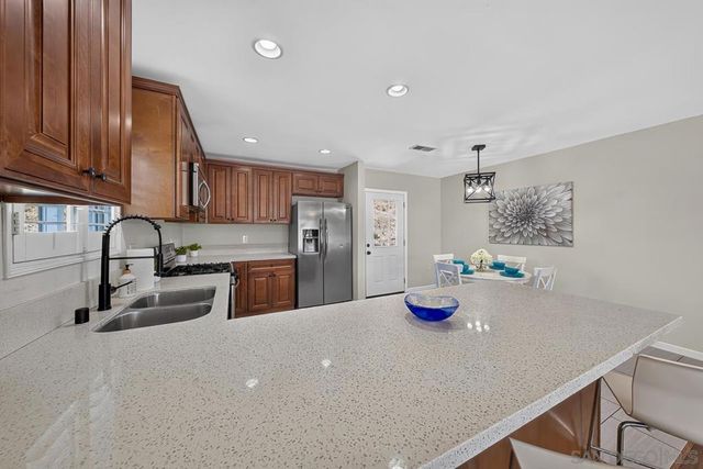 7282 University Avenue, La Mesa, CA 91942