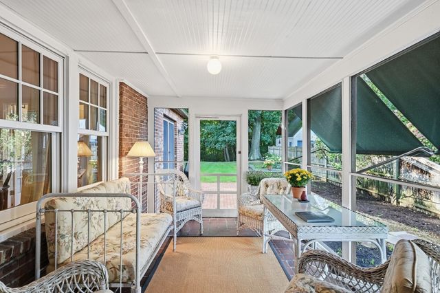 131 Wenonah Rd, Longmeadow, MA 01106