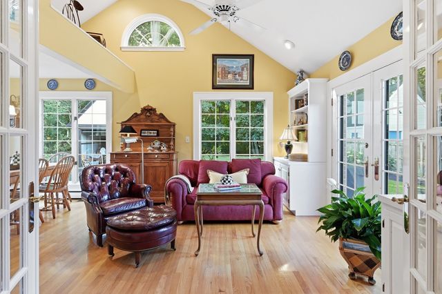 131 Wenonah Rd, Longmeadow, MA 01106
