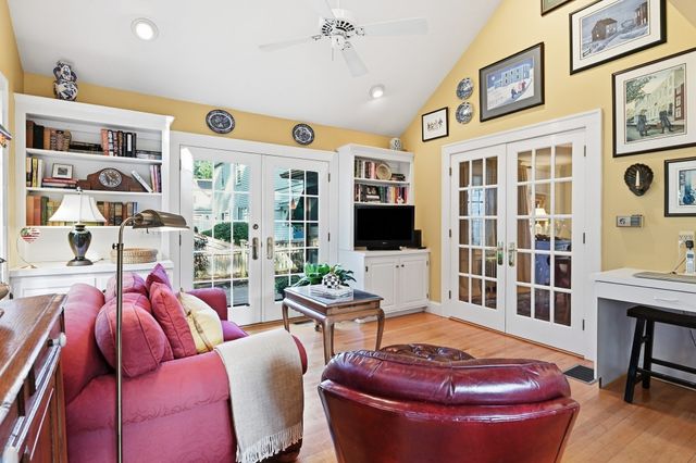 131 Wenonah Rd, Longmeadow, MA 01106