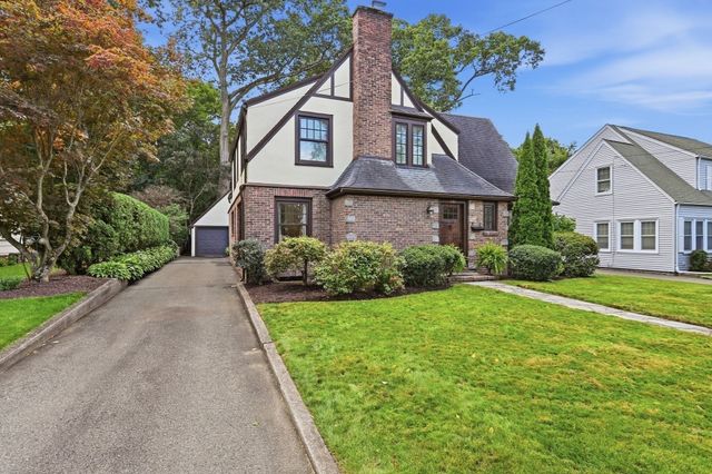 131 Wenonah Rd, Longmeadow, MA 01106
