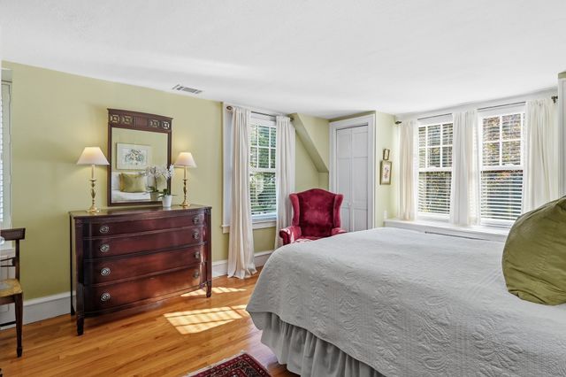 131 Wenonah Rd, Longmeadow, MA 01106