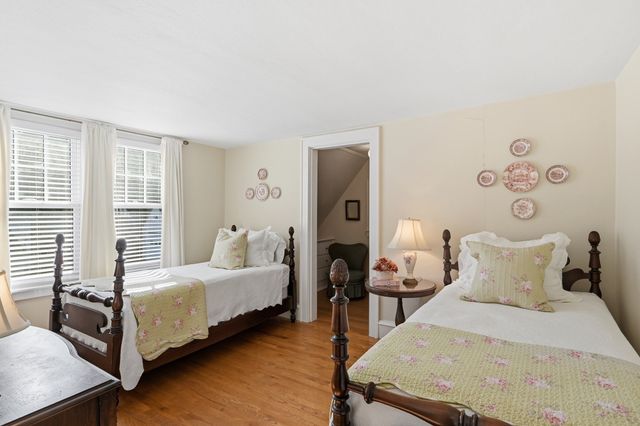 131 Wenonah Rd, Longmeadow, MA 01106
