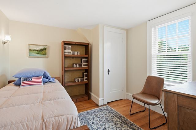 131 Wenonah Rd, Longmeadow, MA 01106