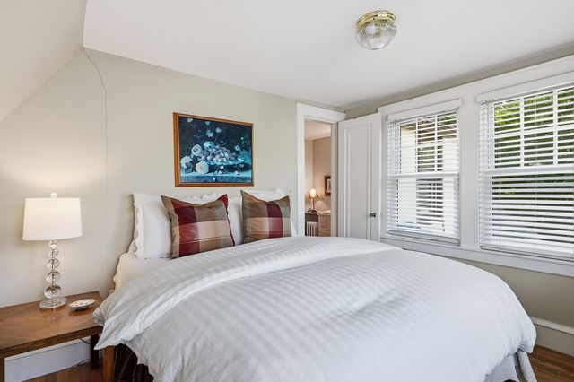 131 Wenonah Rd, Longmeadow, MA 01106