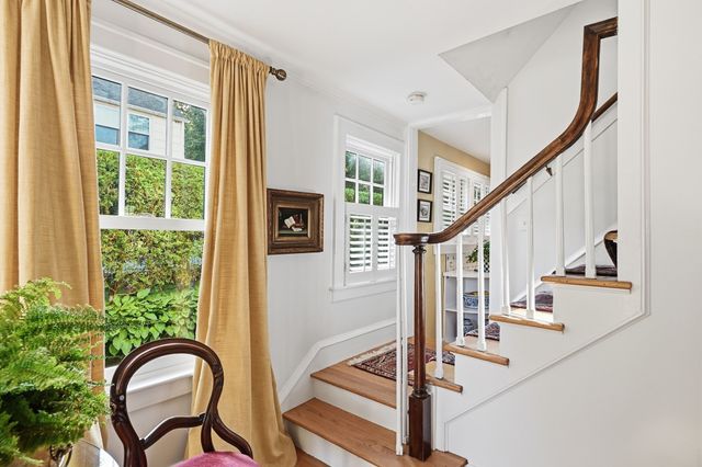 131 Wenonah Rd, Longmeadow, MA 01106