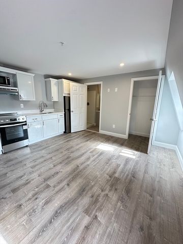 6 Monroe Street 315, Salem, MA 01970