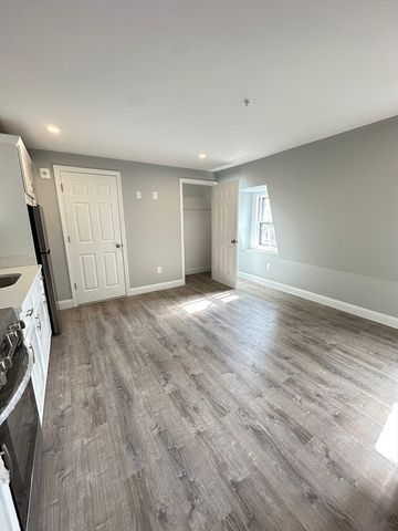 6 Monroe Street 315, Salem, MA 01970