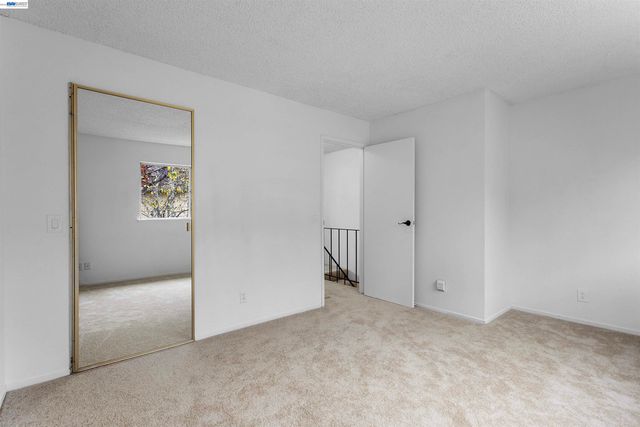 10401 Shaw St 401, Oakland, CA 94605