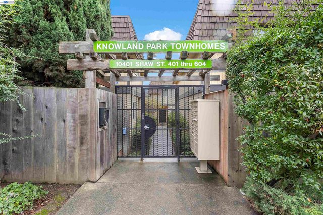 10401 Shaw St 401, Oakland, CA 94605