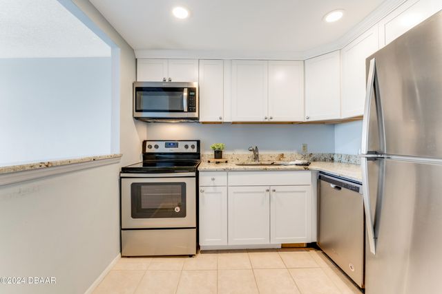 925 N Halifax Ave Apt 410, Daytona Beach, FL 32118