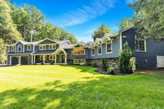 16 Matthew Patten Drive, Bedford, NH 03110