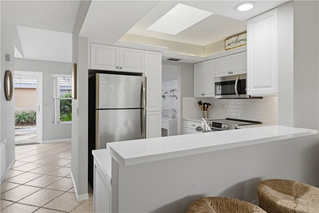1334 Coral Park Lane 403, Vero Beach, FL 32963