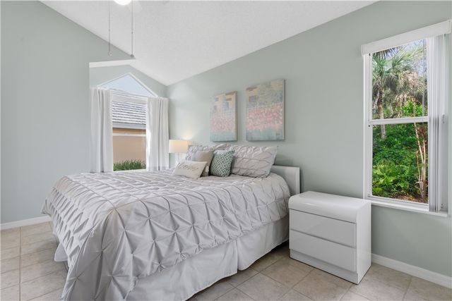 1334 Coral Park Lane 403, Vero Beach, FL 32963