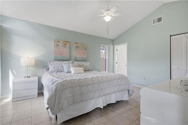 1334 Coral Park Lane 403, Vero Beach, FL 32963