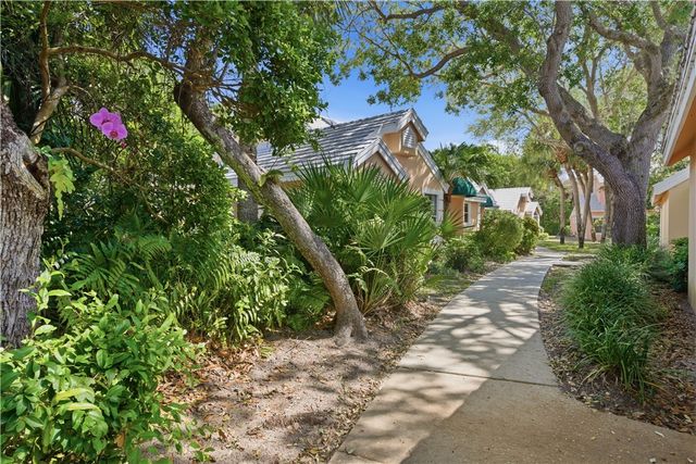 1334 Coral Park Lane 403, Vero Beach, FL 32963