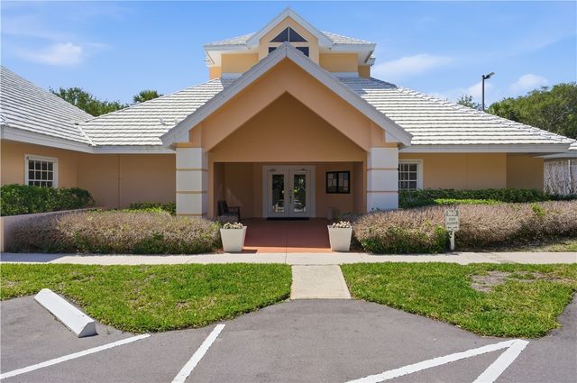 1334 Coral Park Lane 403, Vero Beach, FL 32963