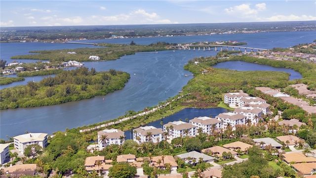 1334 Coral Park Lane 403, Vero Beach, FL 32963