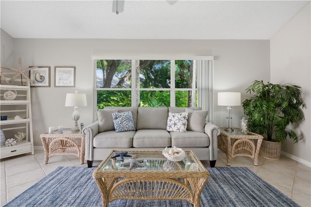 1334 Coral Park Lane 403, Vero Beach, FL 32963