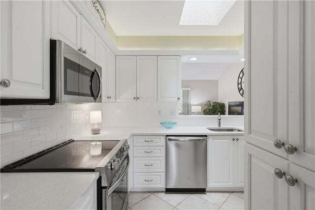 1334 Coral Park Lane 403, Vero Beach, FL 32963