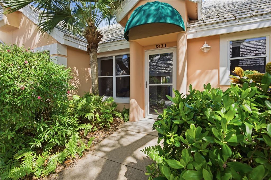 1334 Coral Park Lane 403, Vero Beach, FL 32963