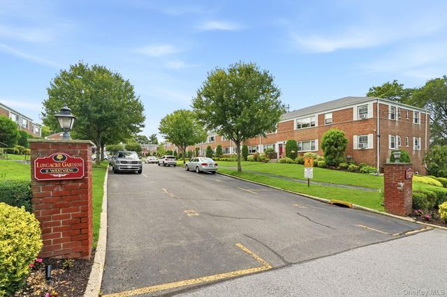 11 Westview Avenue 8-2, White Plains, NY 10603