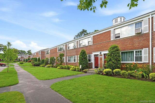 11 Westview Avenue 8-2, White Plains, NY 10603