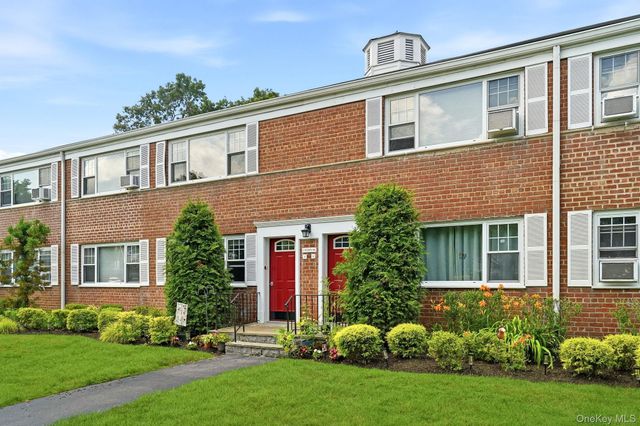 11 Westview Avenue 8-2, White Plains, NY 10603