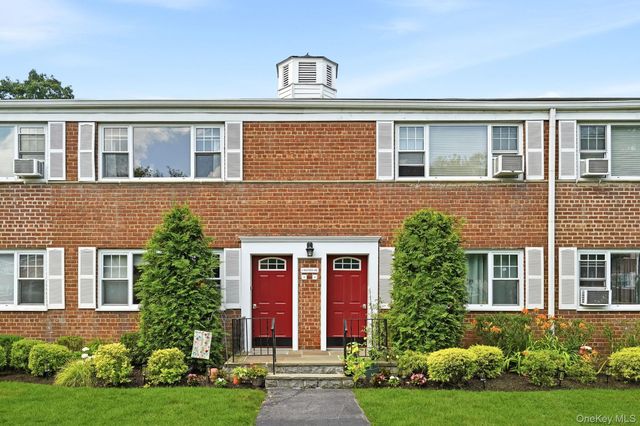 11 Westview Avenue 8-2, White Plains, NY 10603