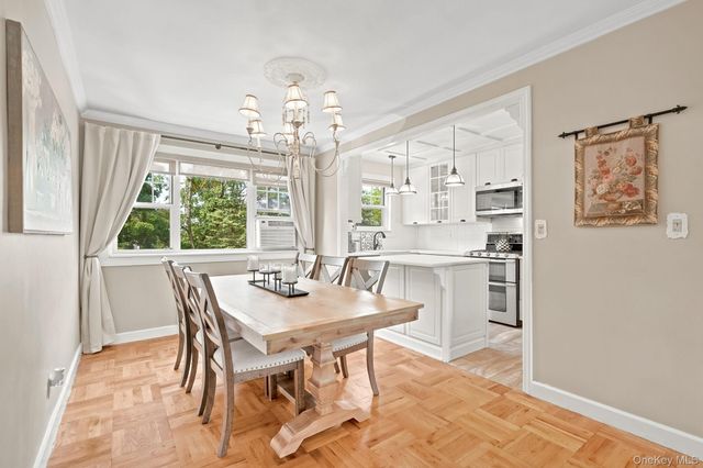 11 Westview Avenue 8-2, White Plains, NY 10603