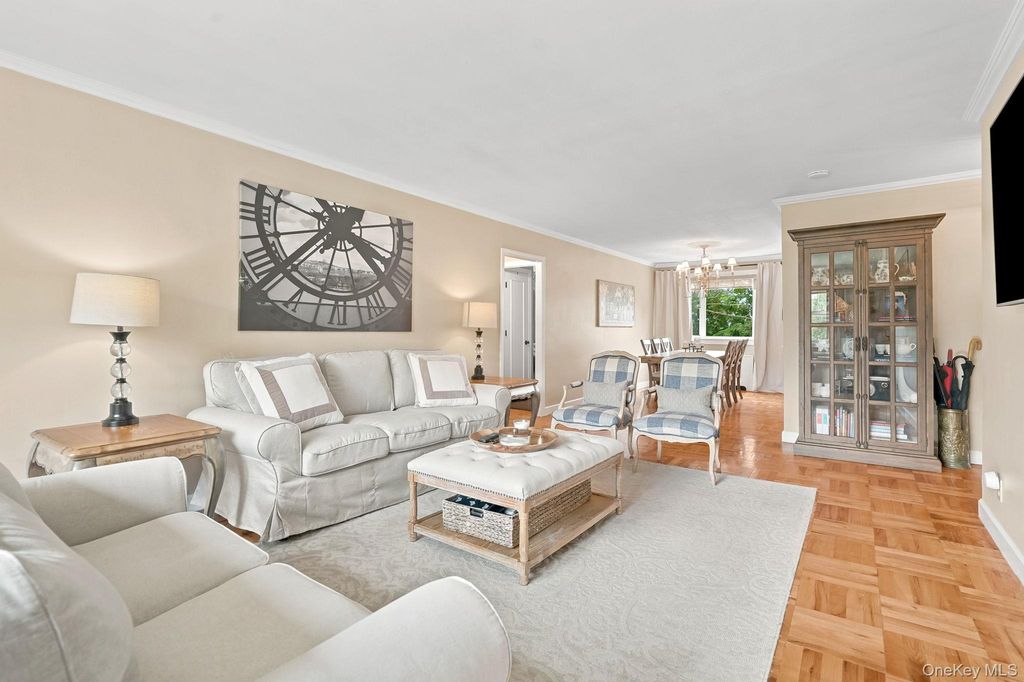 11 Westview Avenue 8-2, White Plains, NY 10603